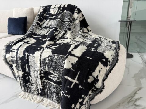 Stanzadeals Premium Acrylic Cotton Throw – Woven Jacquard Design | Black & Cream | 50 x 60