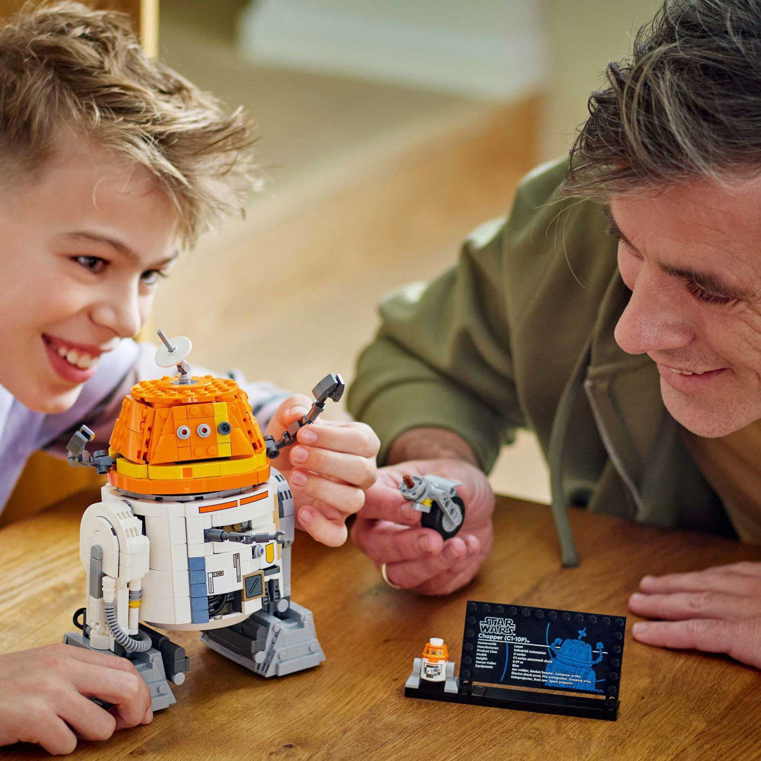 LEGO Star Wars Ahsoka Chopper (C1-10P) Astromech Droid Building Set, 1039 pc. - Image 3