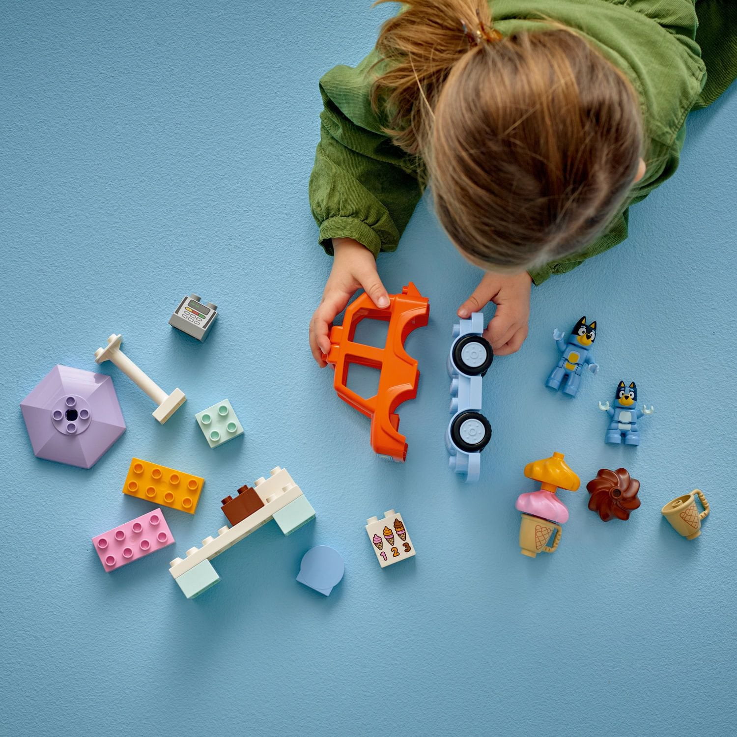 LEGO DUPLO Bluey Ice Cream Trip with Bluey Building Set, 22 pc. - Image 3