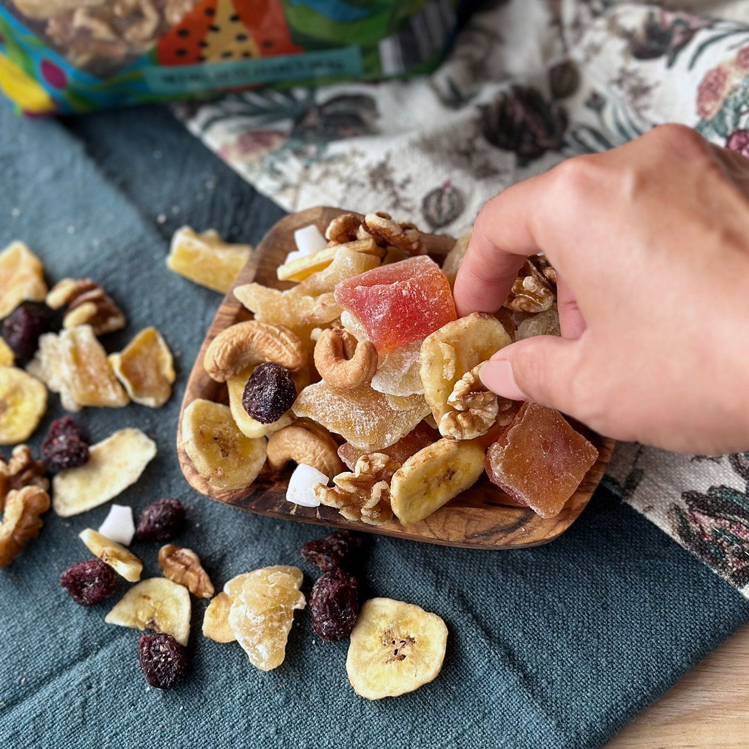 Member's Mark Tropical Trail Mix, 48 oz. - Image 7