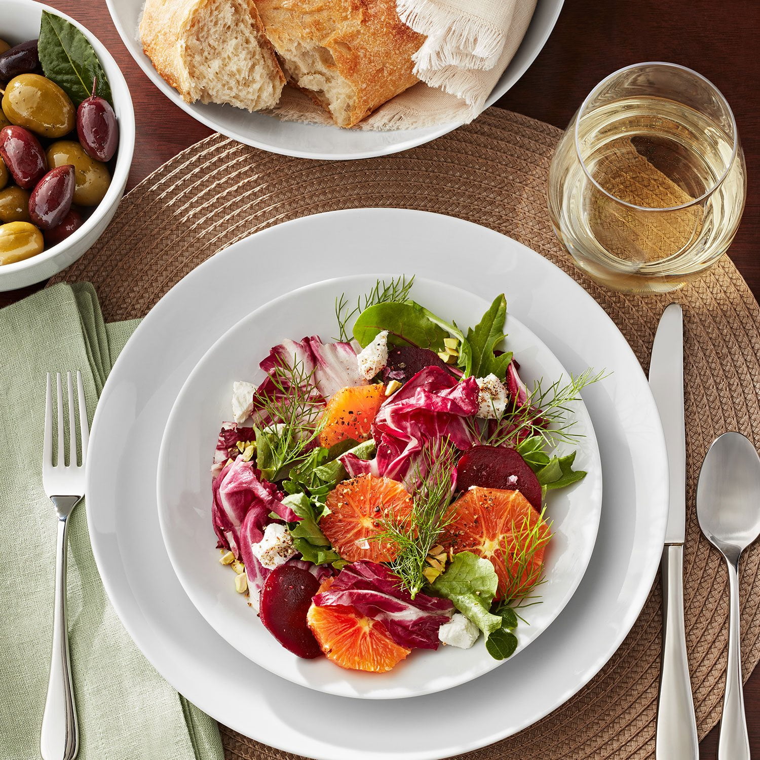 Member’s Mark 16-Piece Porcelain Dinnerware Set - Image 3