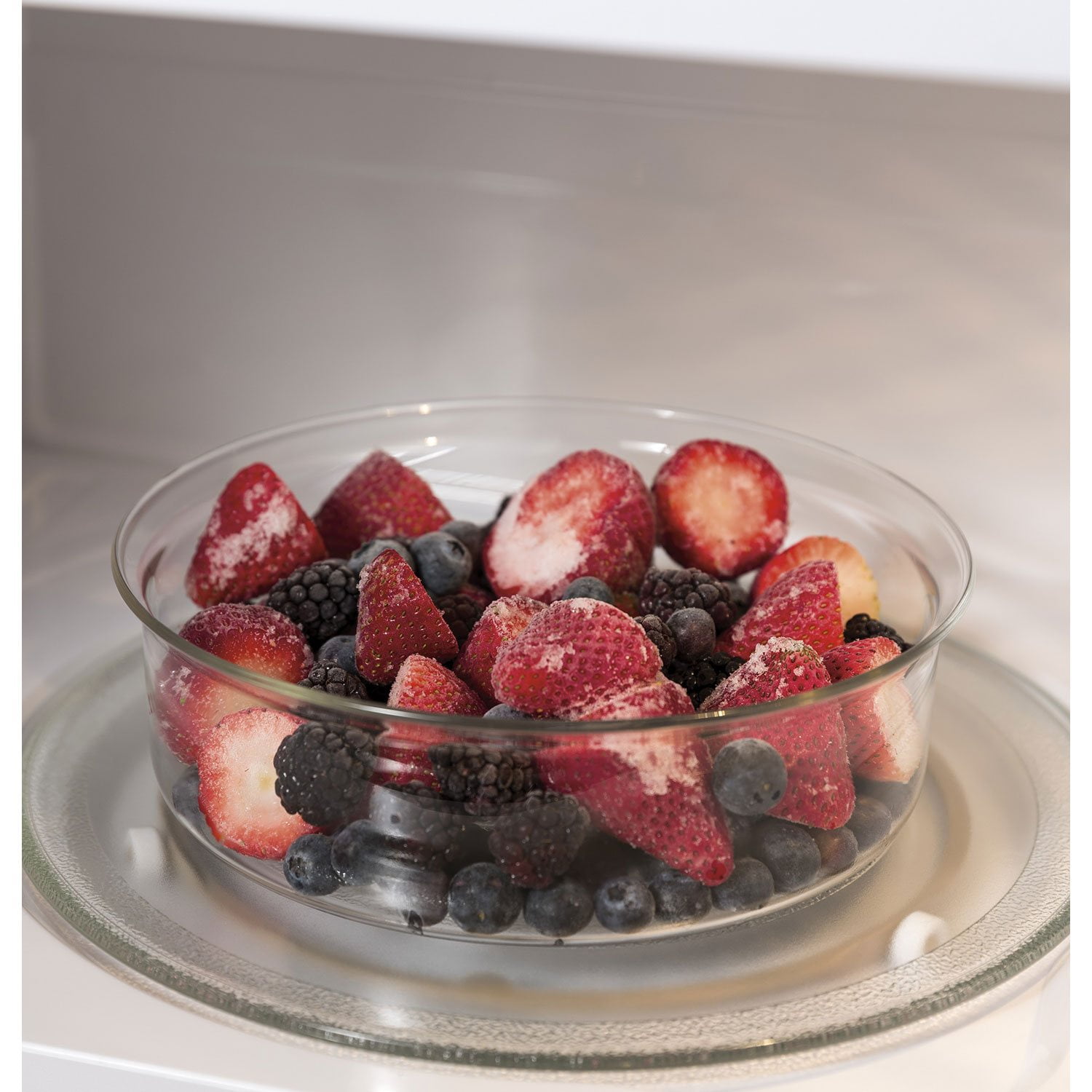 GE 1.1 cu. ft. Capacity Countertop Microwave Oven - Image 4