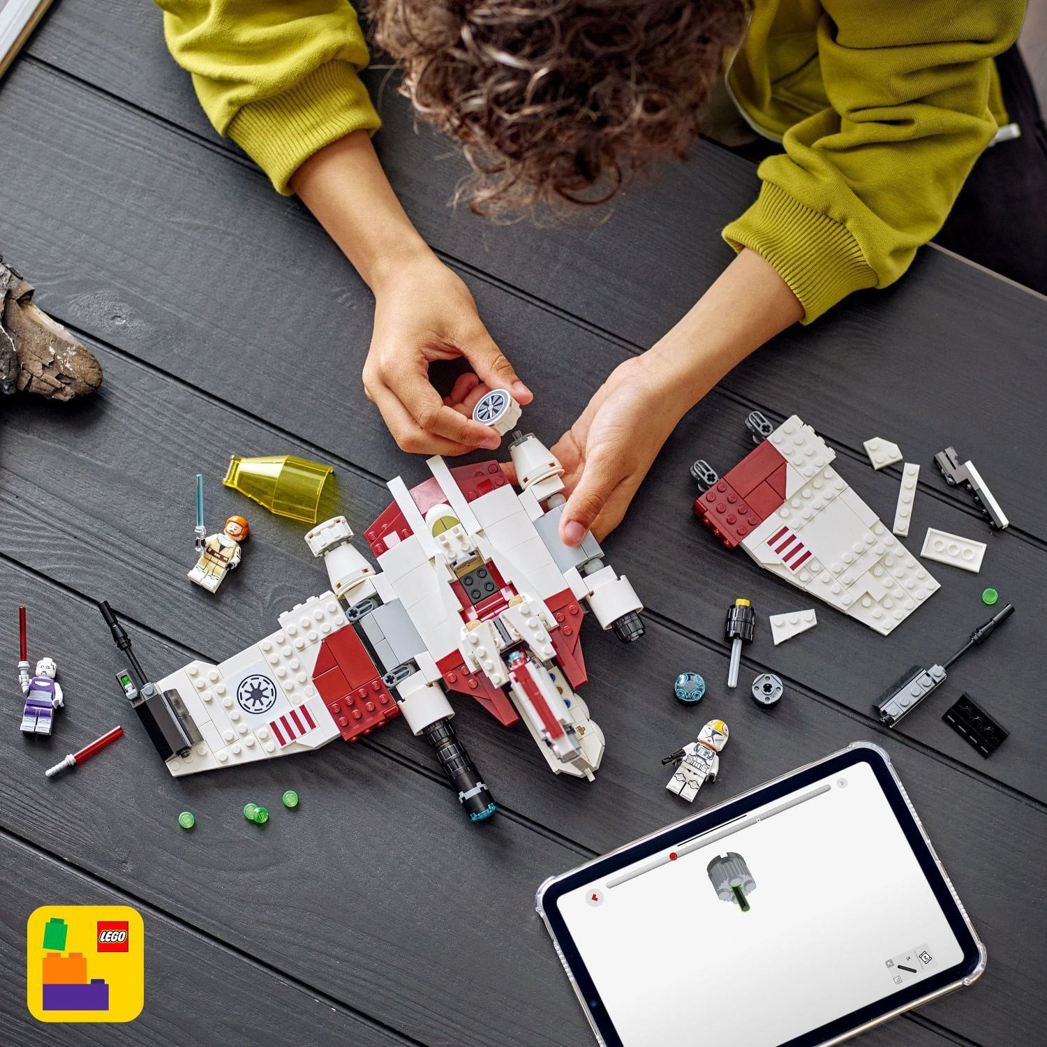 LEGO Star Wars: The Clone Wars V-19 Torrent Starfighter Building Set, 567 pc. - Image 6