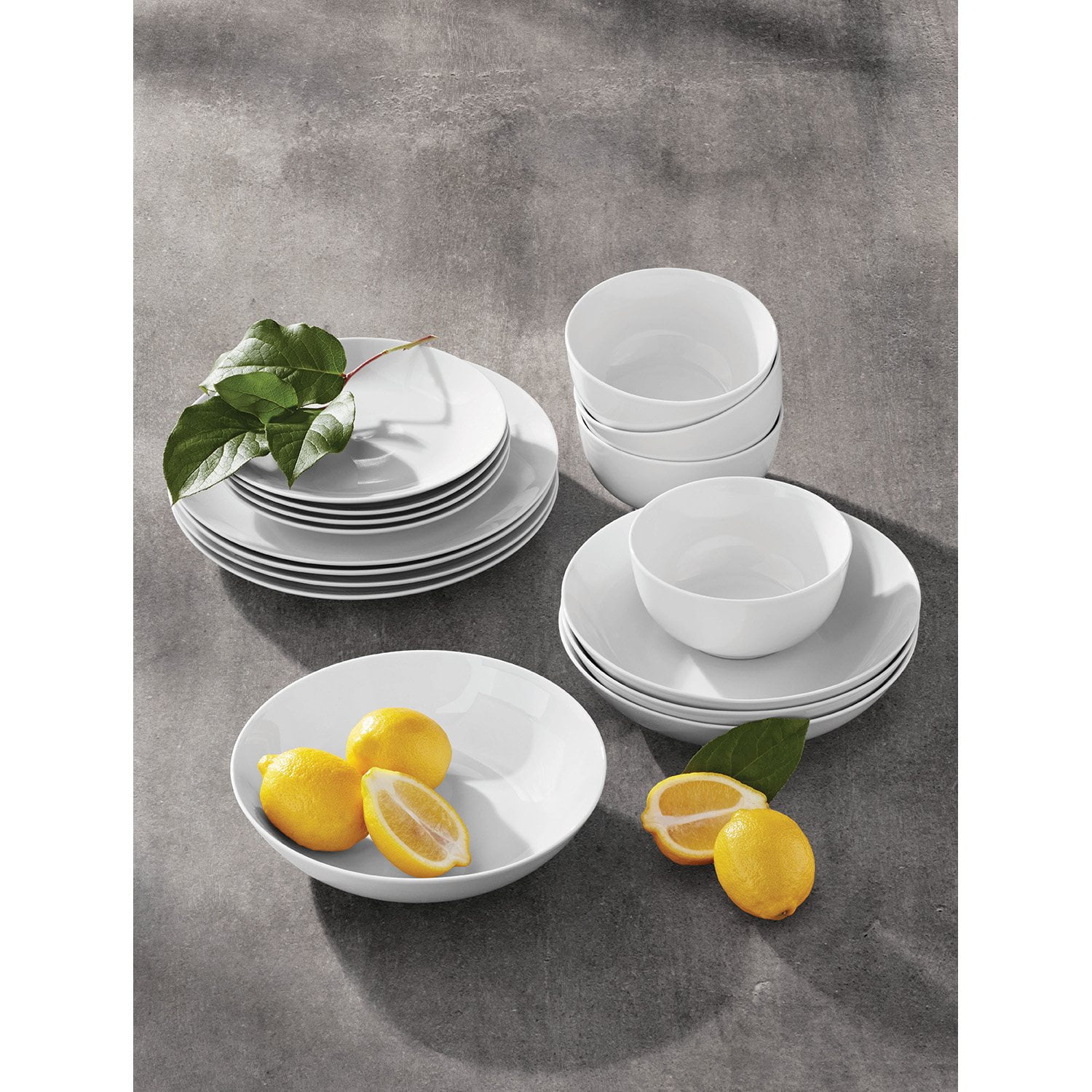 Member’s Mark 16-Piece Porcelain Dinnerware Set - Image 4